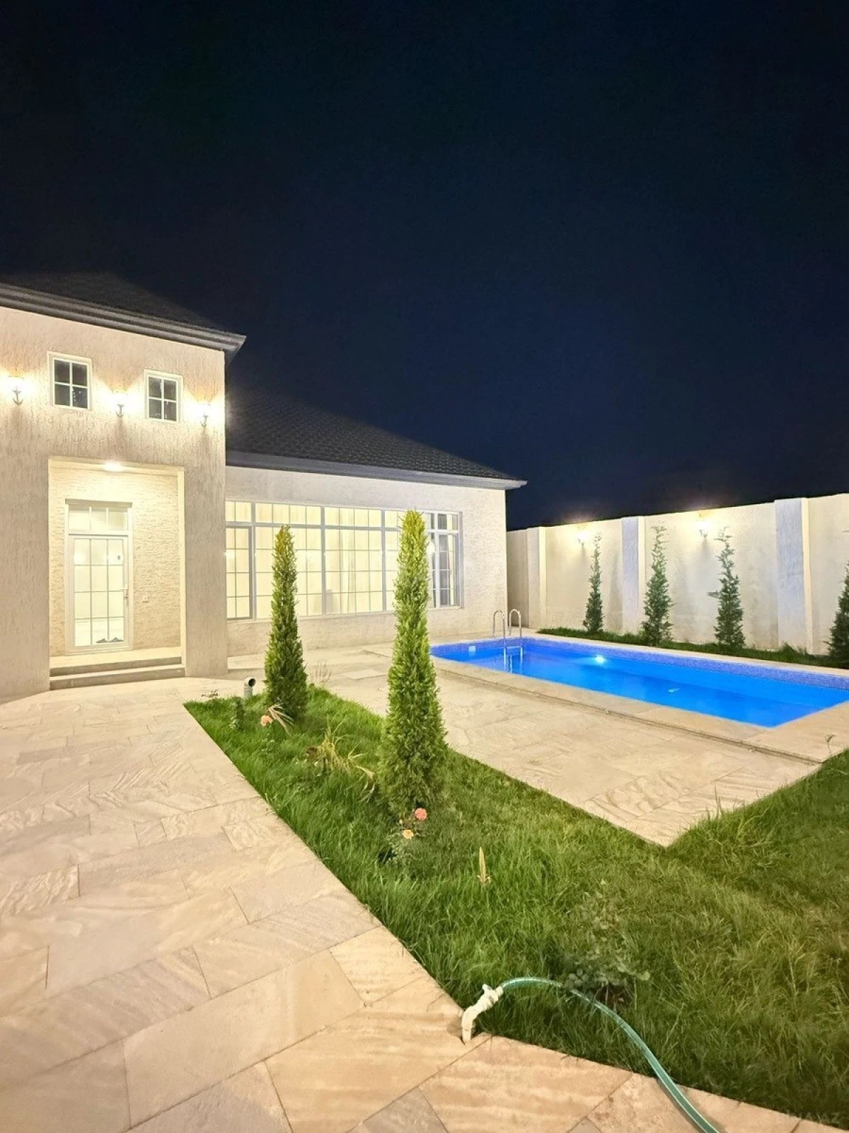 Kirayə verilir 4 otaqlı həyət evi 250 m²