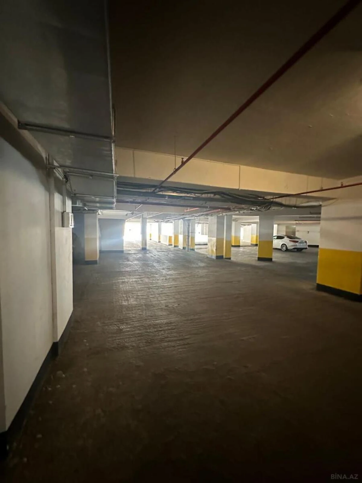 Satılır 4 otaqlı mənzil 140 m²