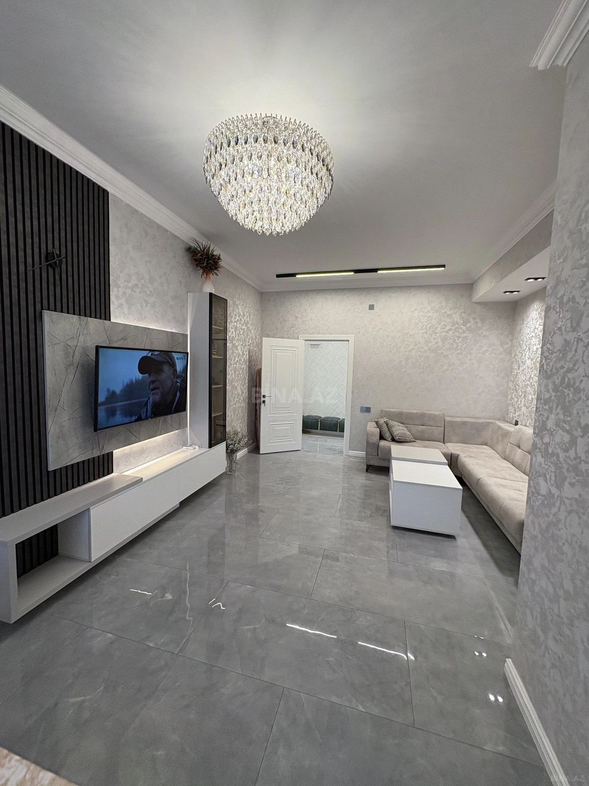 Satılır 3 otaqlı mənzil 105 m²