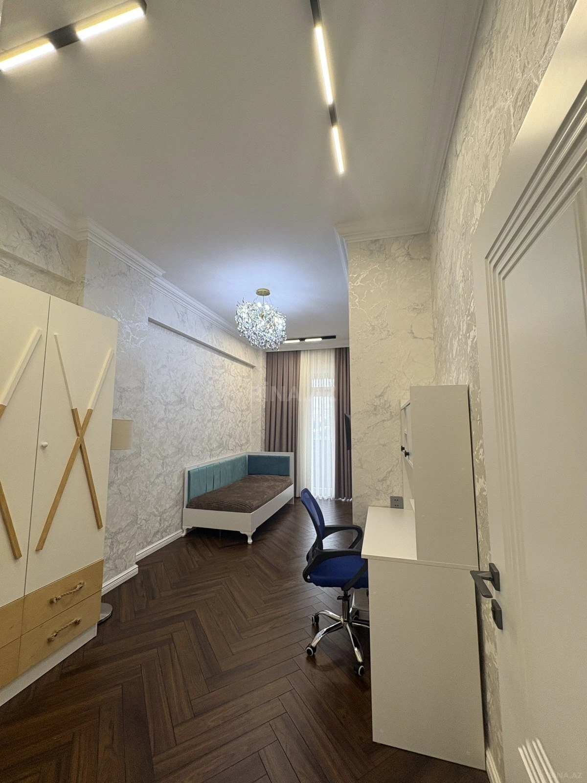Satılır 3 otaqlı mənzil 105 m²
