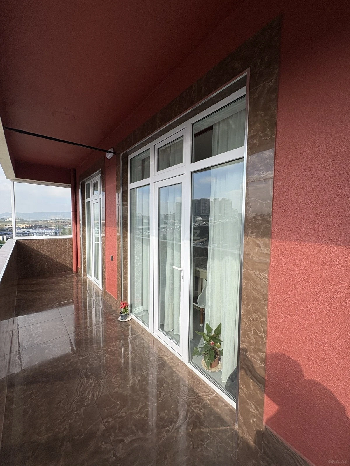 Satılır 3 otaqlı mənzil 105 m²