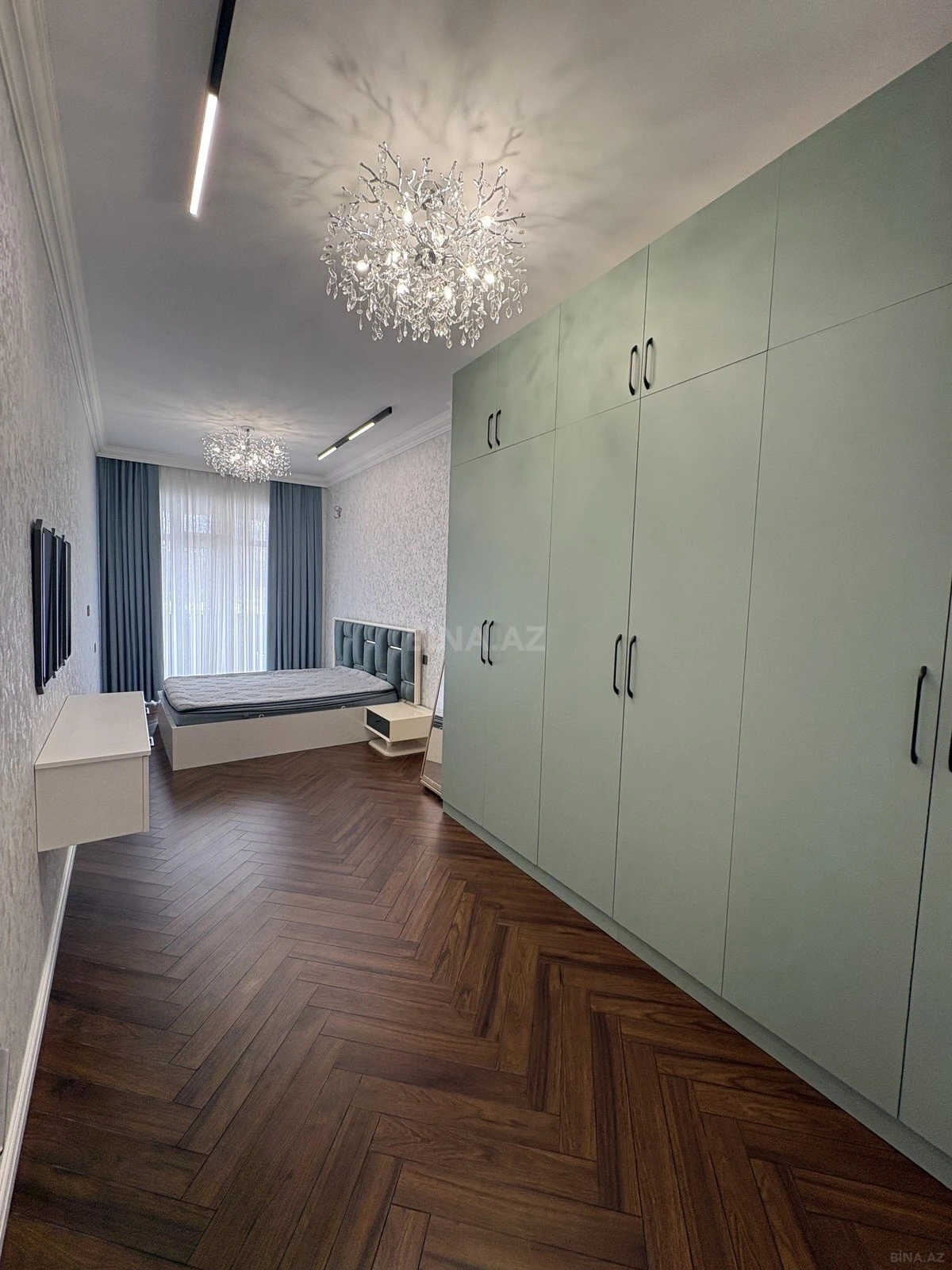 Satılır 3 otaqlı mənzil 105 m²
