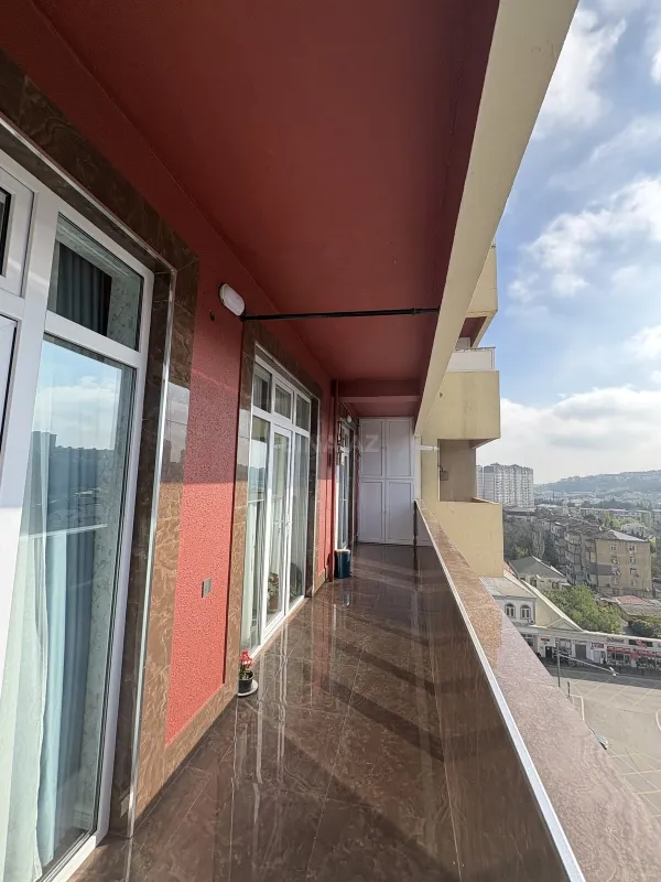 Satılır 3 otaqlı mənzil 105 m²