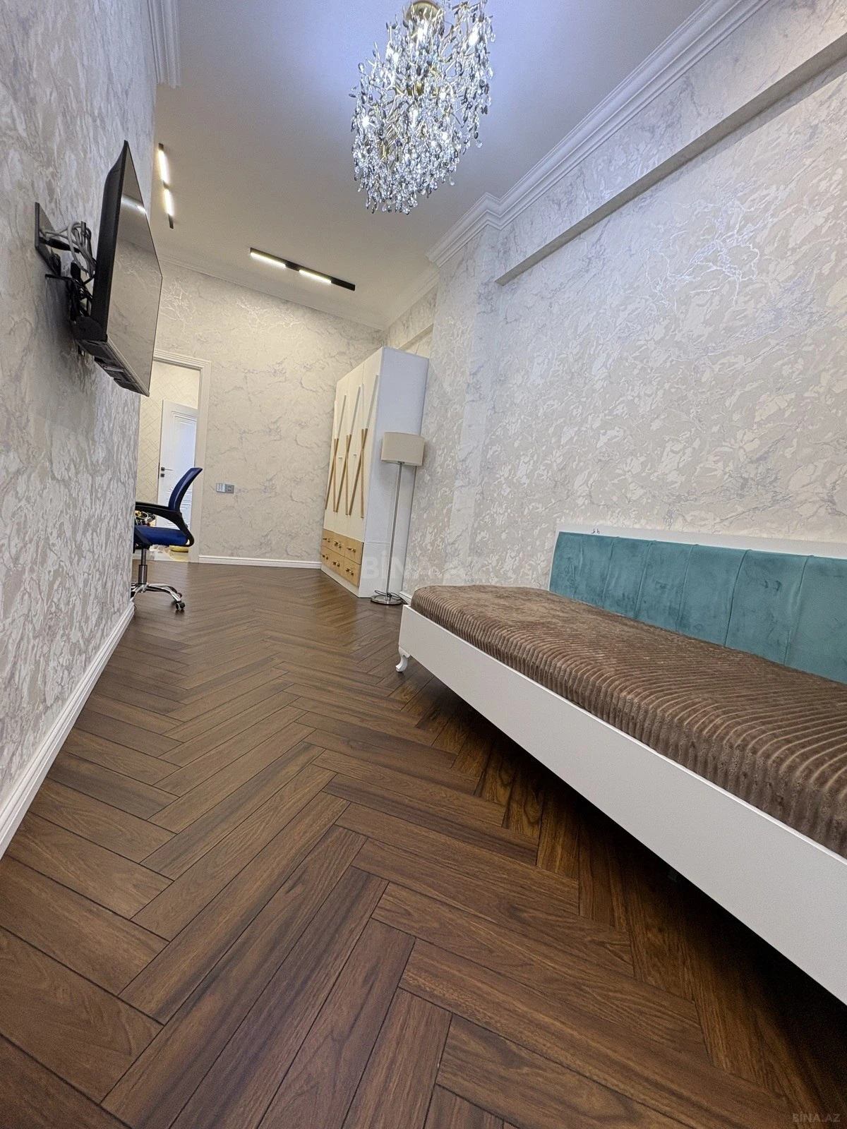 Satılır 3 otaqlı mənzil 105 m²