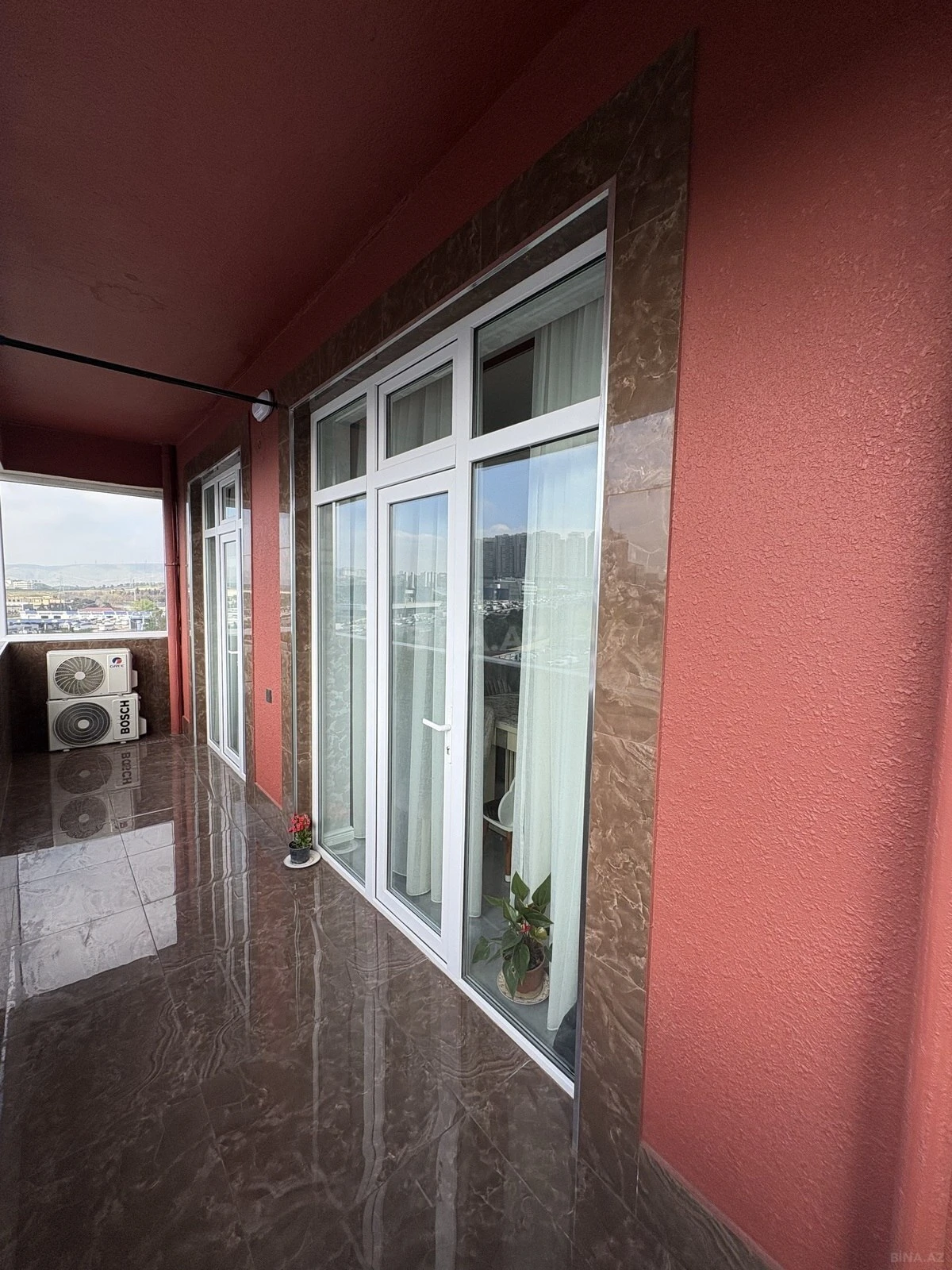 Satılır 3 otaqlı mənzil 105 m²