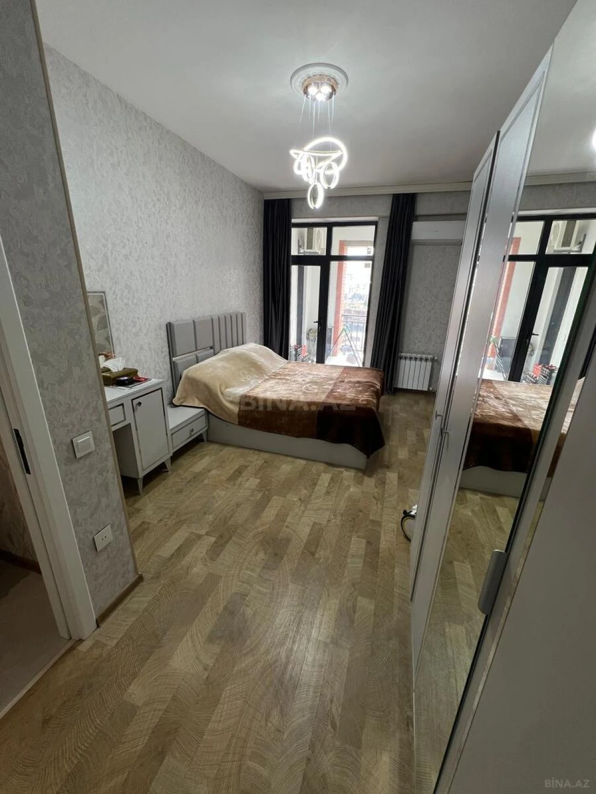 Kirayə verilir 2 otaqlı mənzil 75 m²