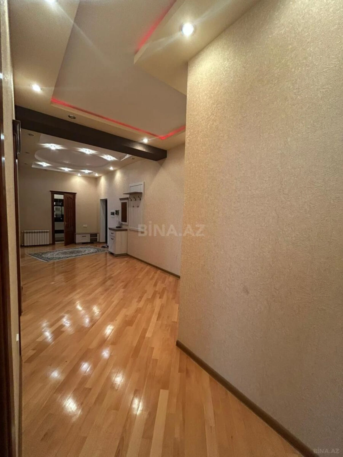 Kirayə verilir 3 otaqlı mənzil 120 m²
