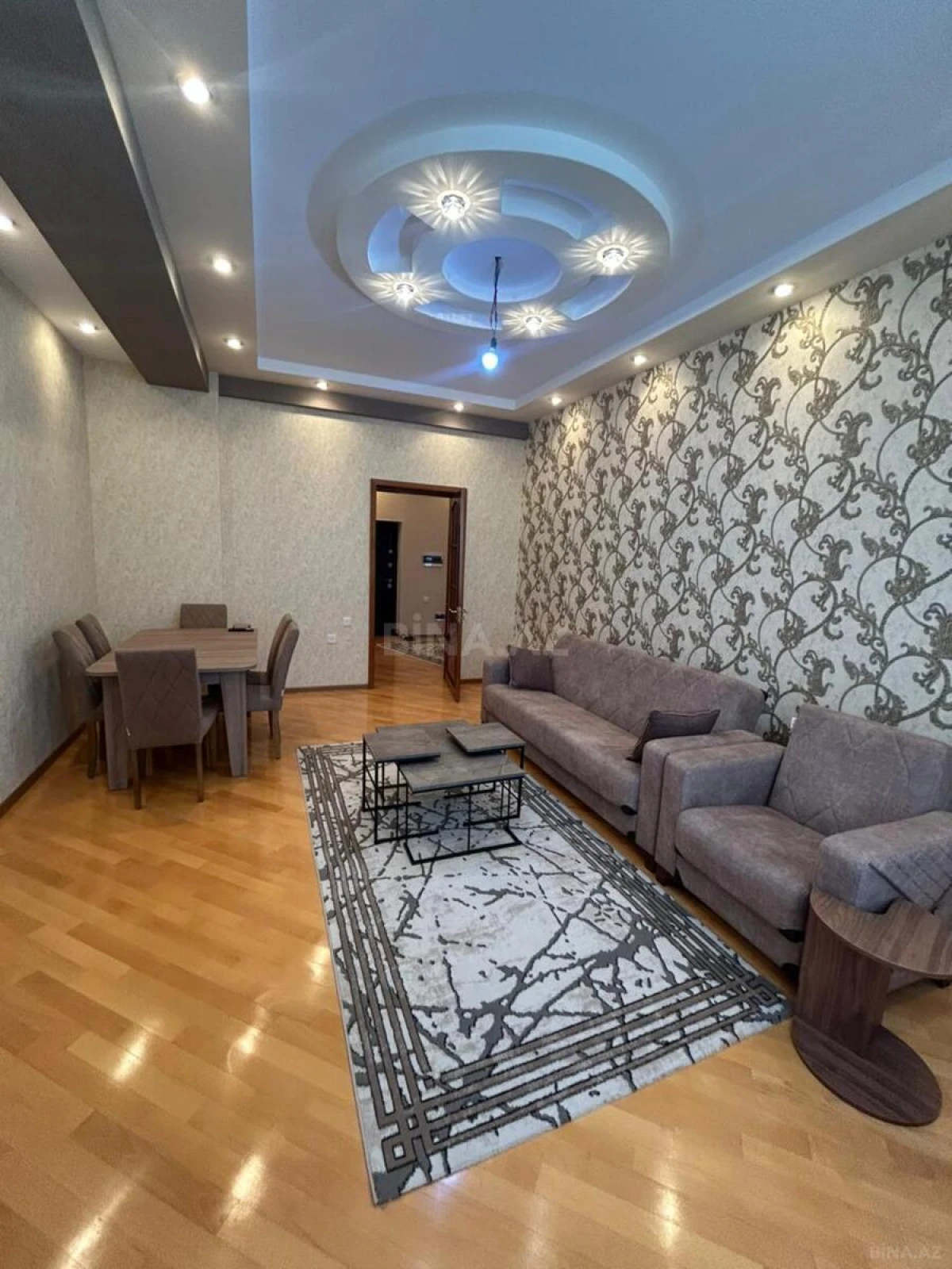 Kirayə verilir 3 otaqlı mənzil 120 m²