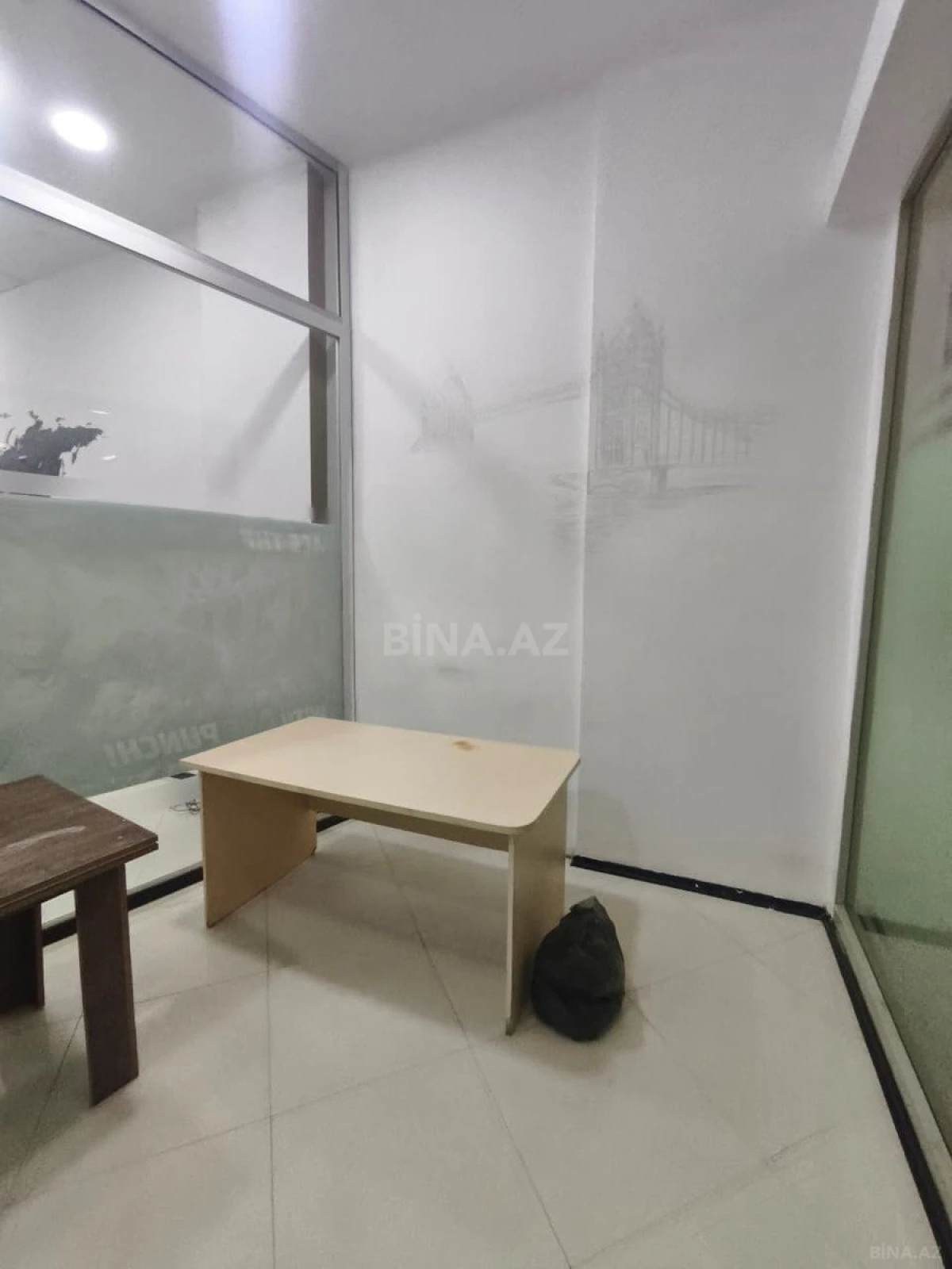 Kirayə verilir 4 otaqlı ofis 93 m²