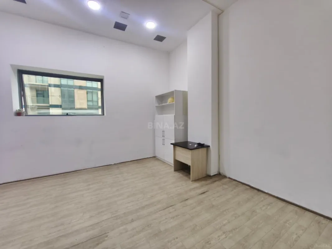 Kirayə verilir 4 otaqlı ofis 93 m²