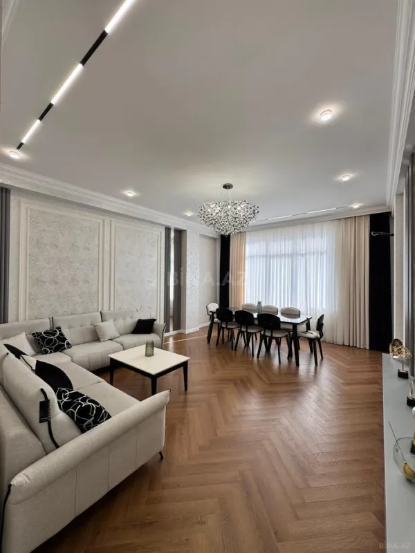 Satılır 3 otaqlı mənzil 130 m²