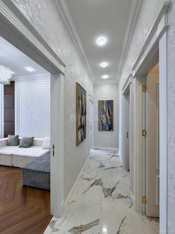 Satılır 3 otaqlı mənzil 130 m²