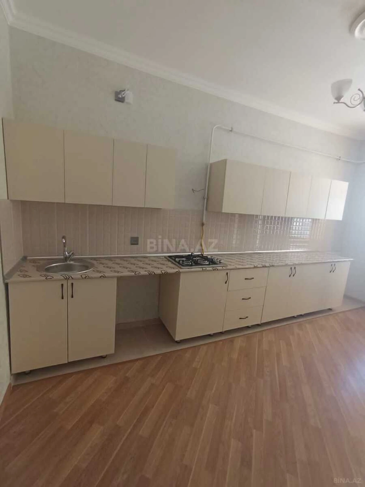 Kirayə verilir 3 otaqlı mənzil 130 m²