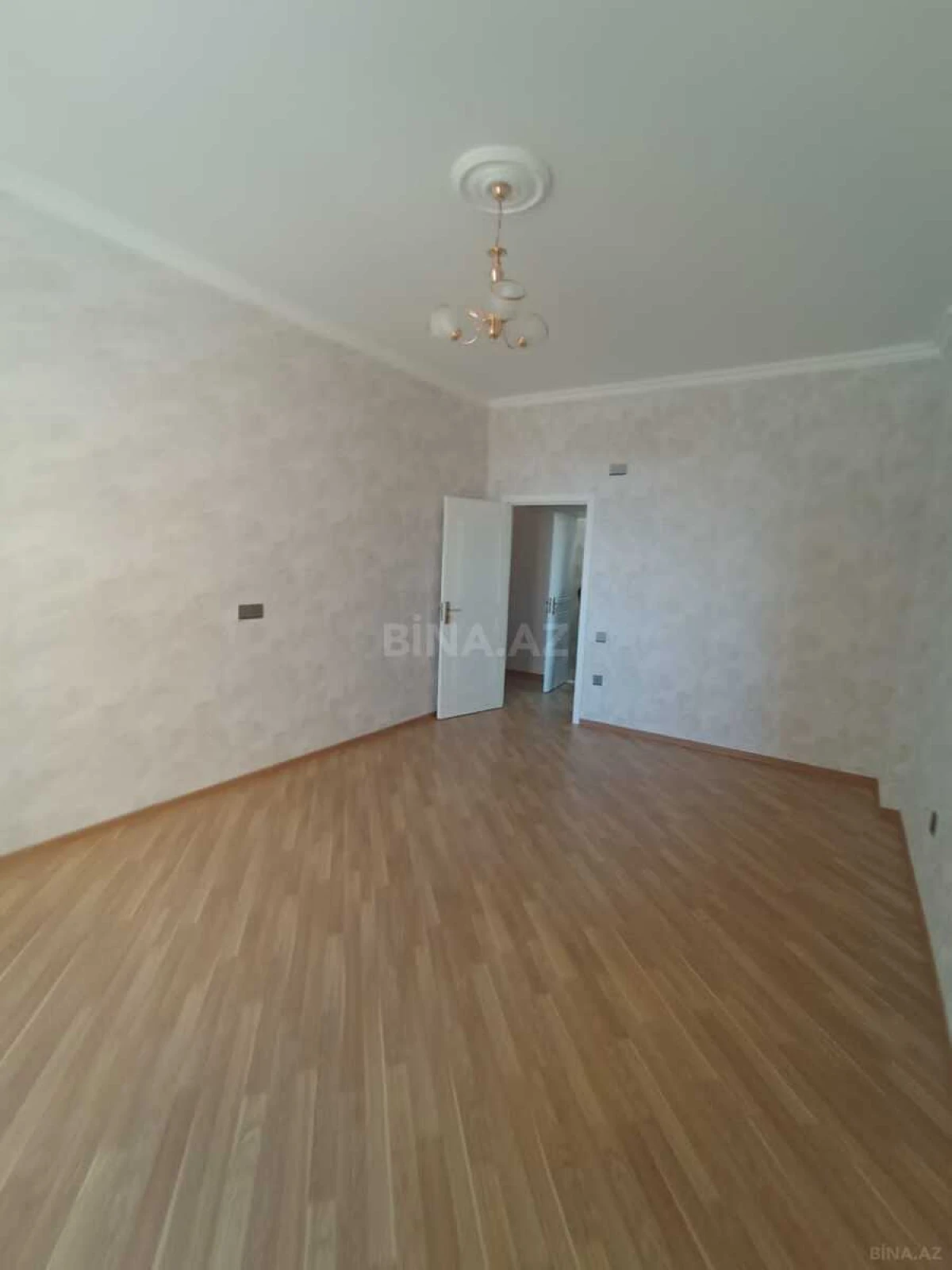 Kirayə verilir 3 otaqlı mənzil 130 m²