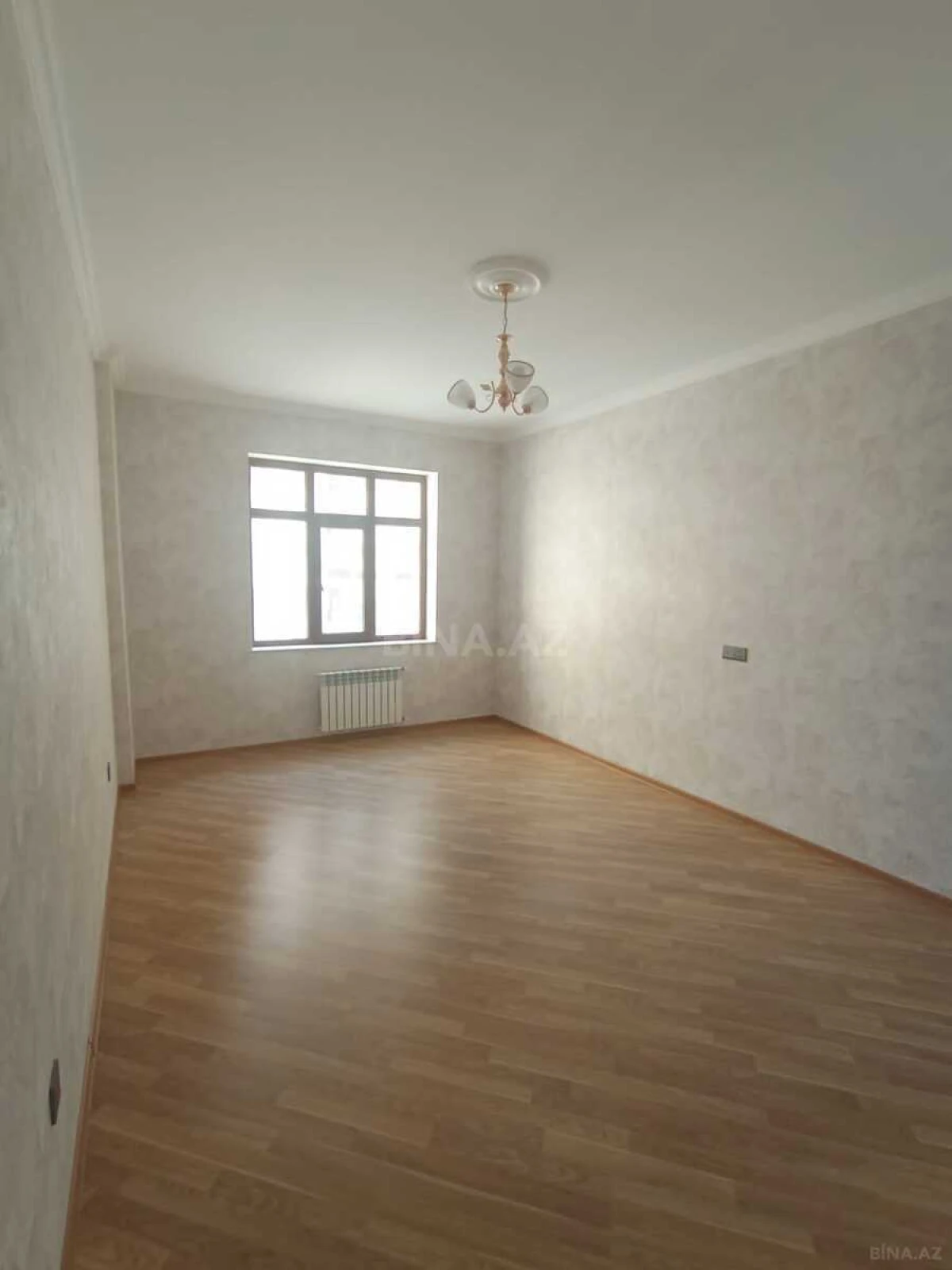 Kirayə verilir 3 otaqlı mənzil 130 m²