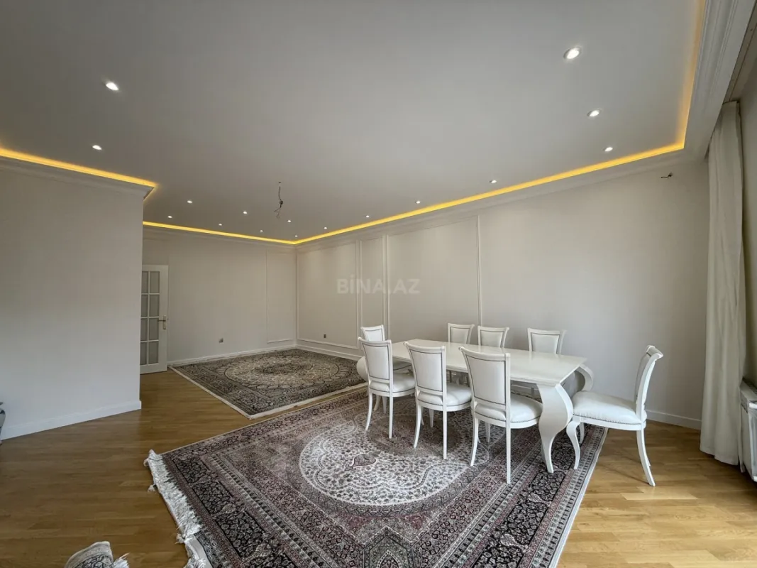 Satılır 3 otaqlı mənzil 150 m²