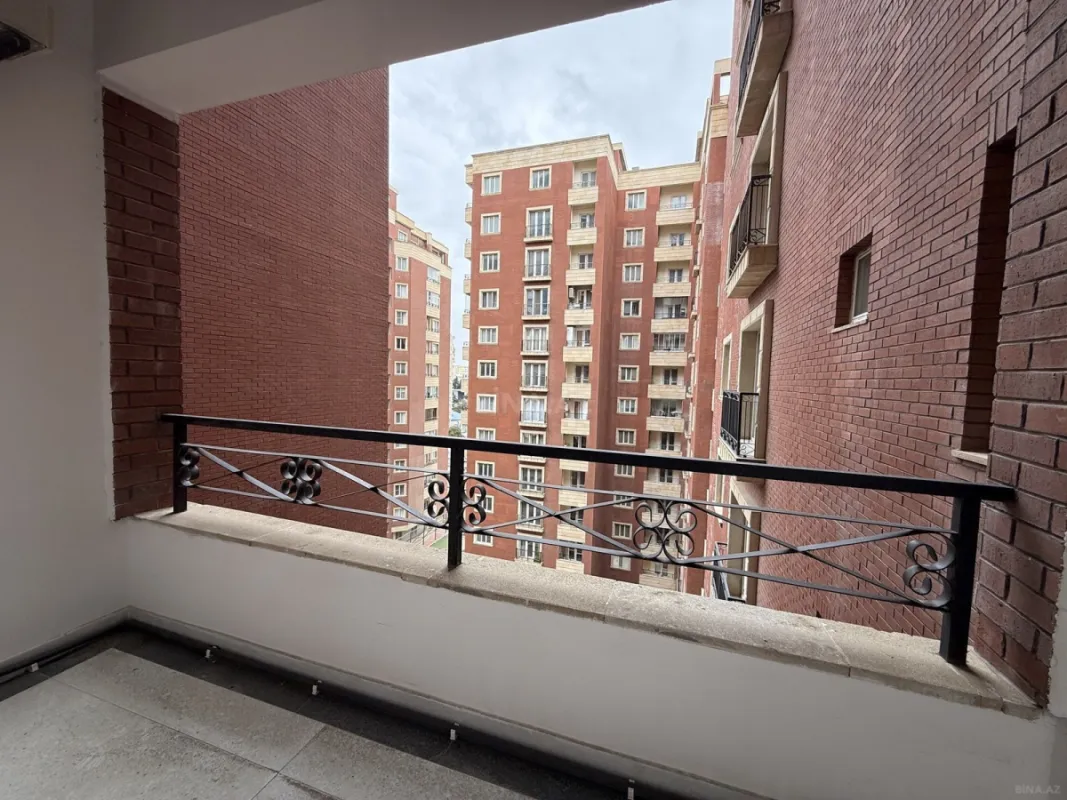 Satılır 3 otaqlı mənzil 150 m²