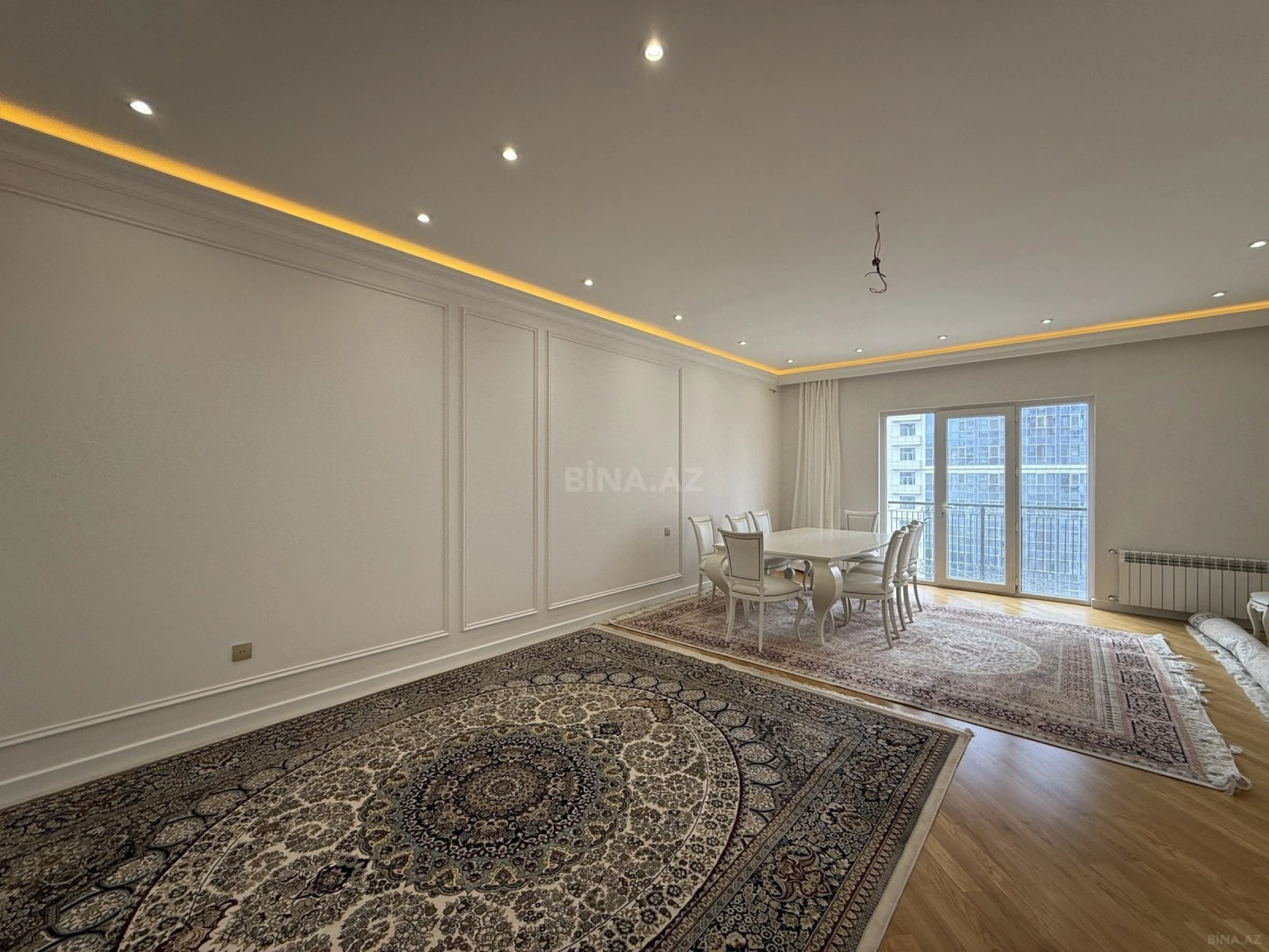 Satılır 3 otaqlı mənzil 150 m²