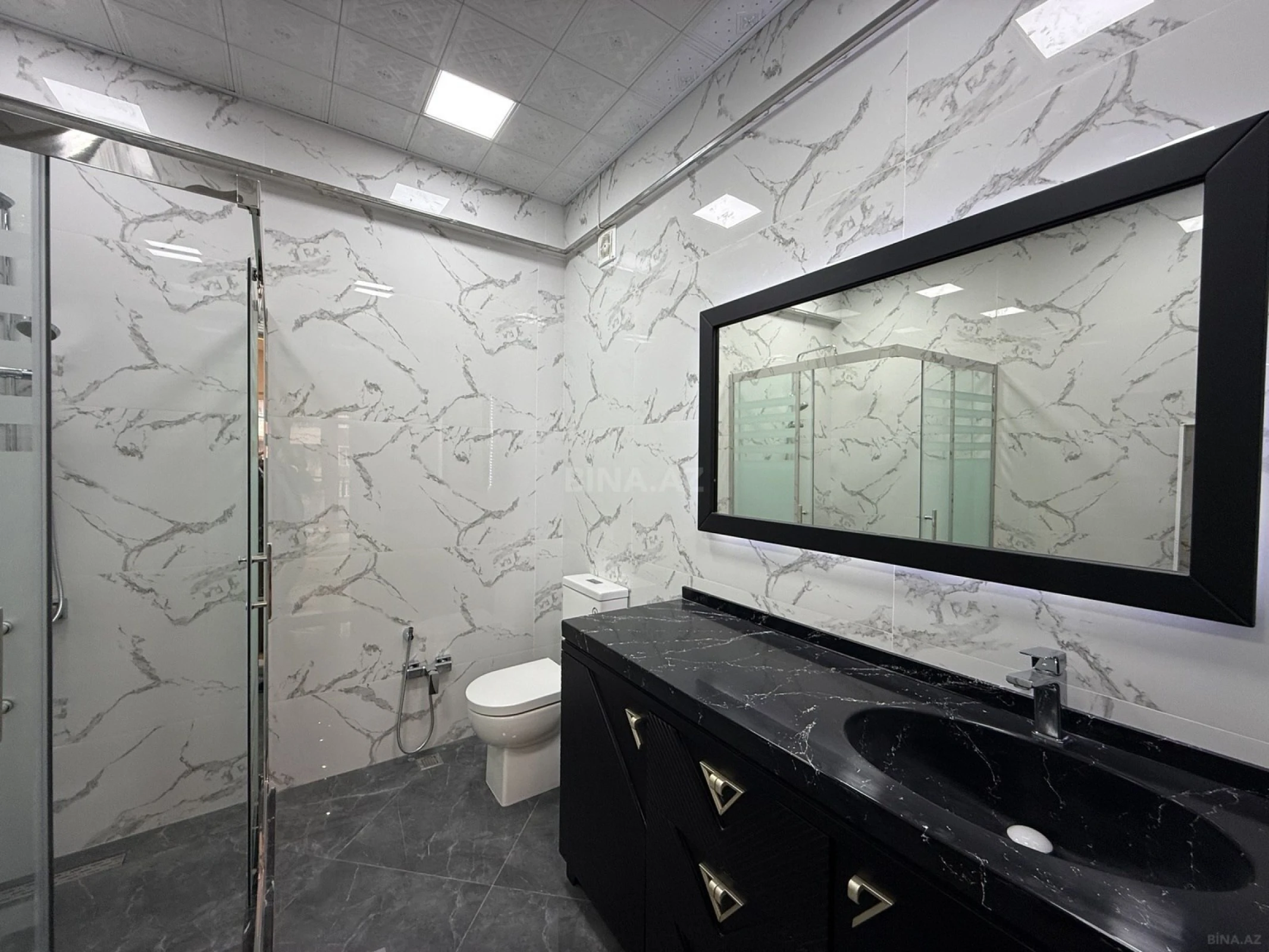 Satılır 3 otaqlı mənzil 150 m²