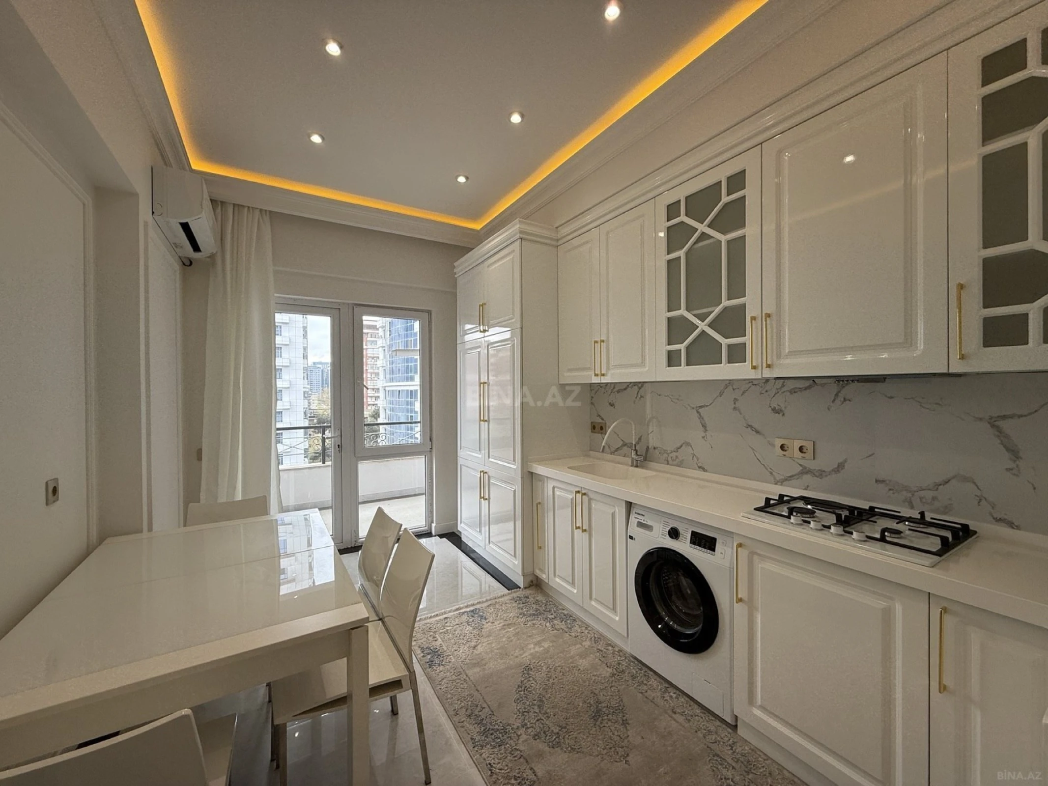 Satılır 3 otaqlı mənzil 150 m²