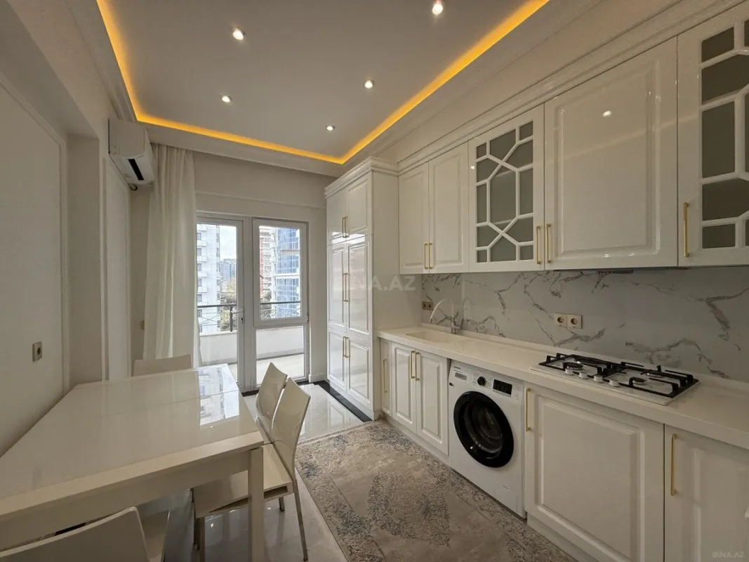 Satılır 3 otaqlı mənzil 150 m²