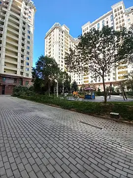 Satılır 3 otaqlı mənzil 142 m²