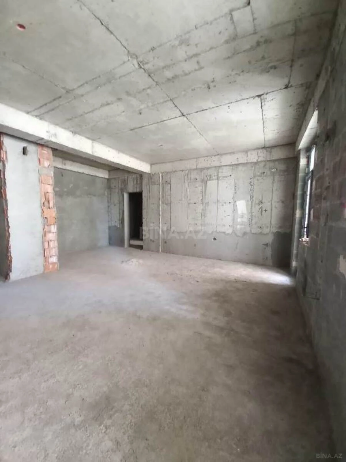 Satılır 3 otaqlı mənzil 142 m²