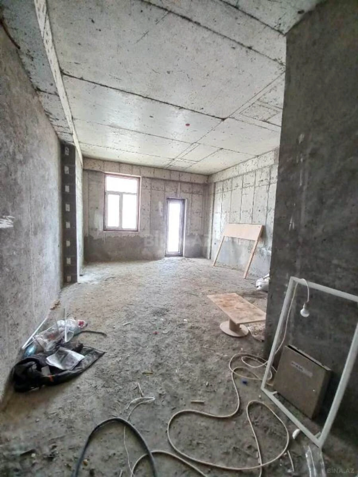 Satılır 3 otaqlı mənzil 142 m²