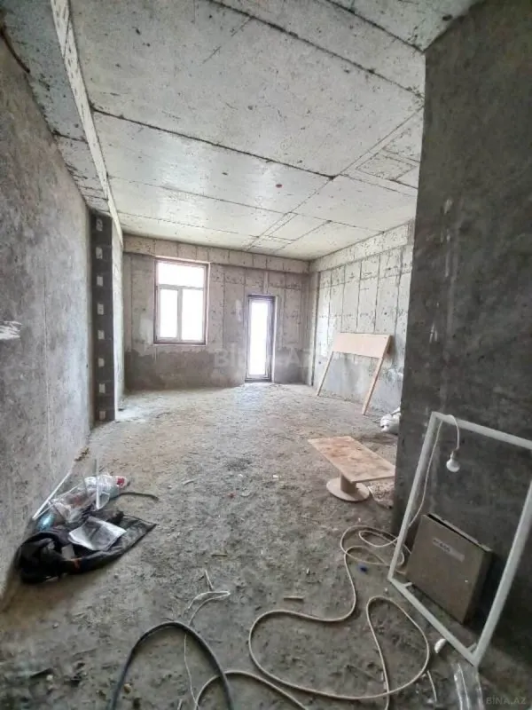 Satılır 3 otaqlı mənzil 142 m²