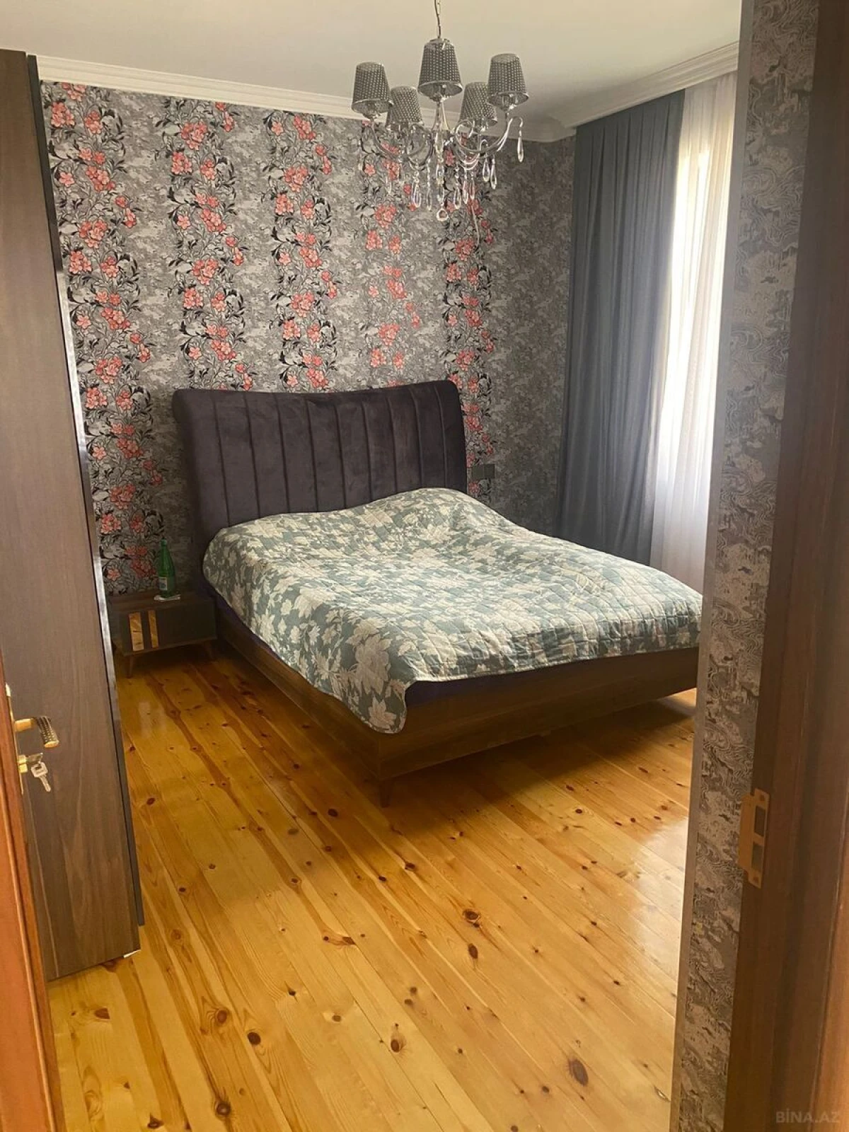 Kirayə verilir 10 otaqlı həyət evi 700 m²
