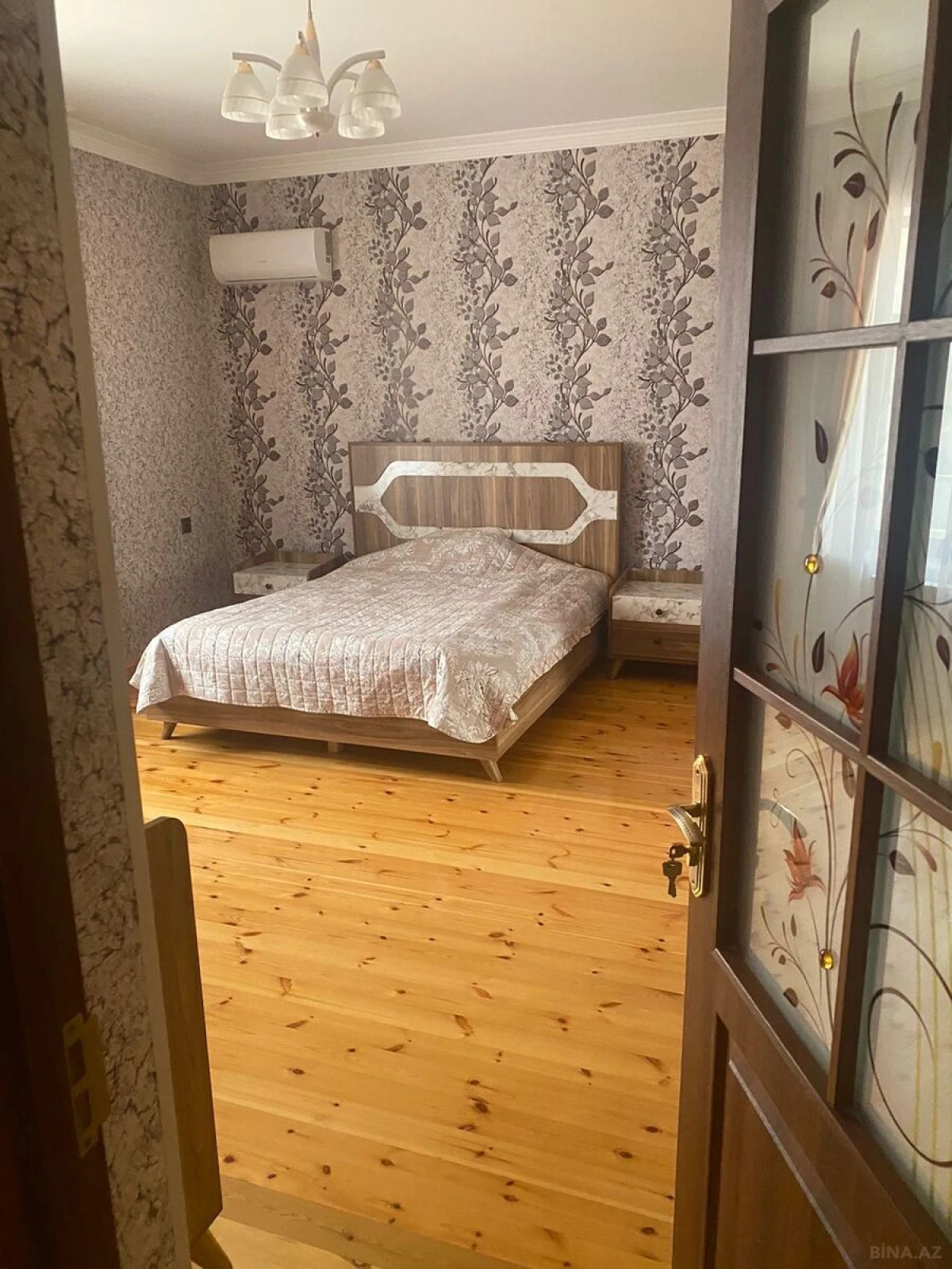 Kirayə verilir 10 otaqlı həyət evi 700 m²