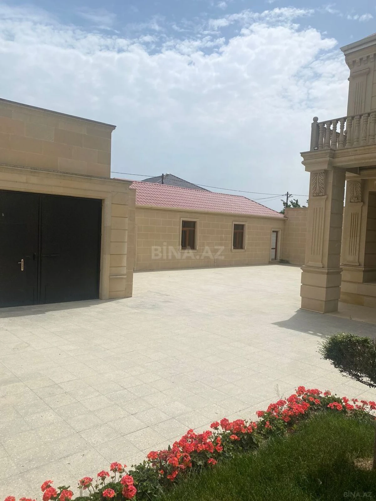 Kirayə verilir 10 otaqlı həyət evi 700 m²
