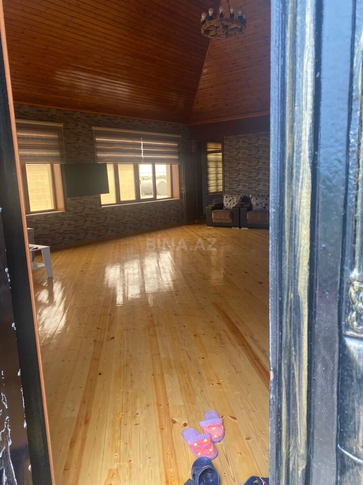 Kirayə verilir 10 otaqlı həyət evi 700 m²