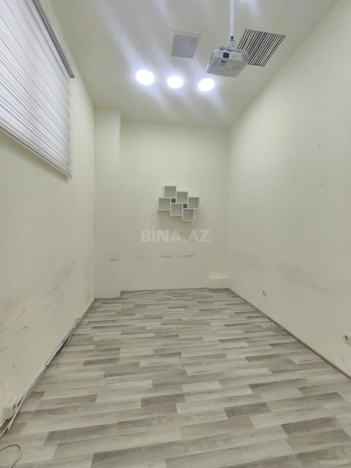 Kirayə verilir 4 otaqlı ofis 83 m²