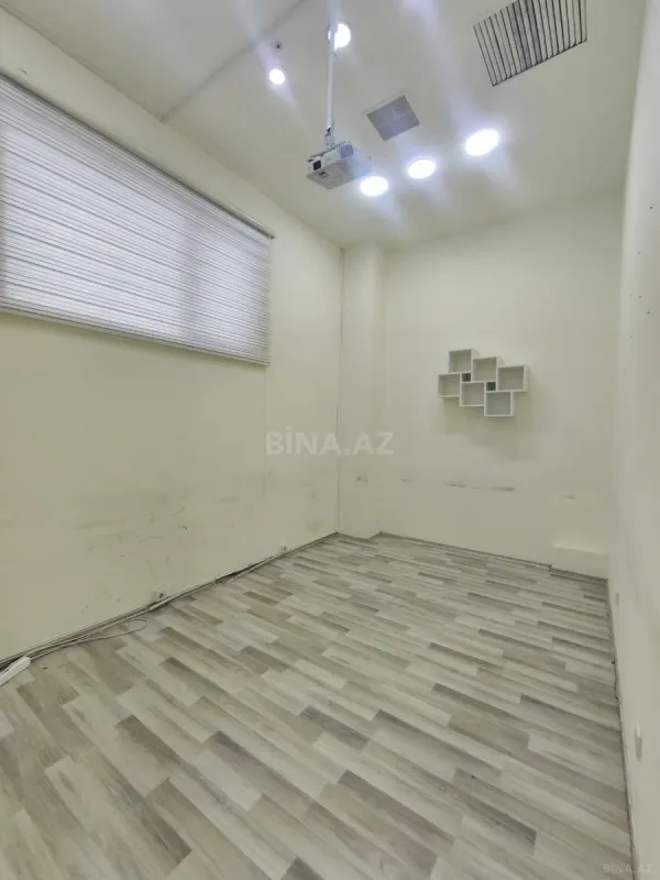 Kirayə verilir 4 otaqlı ofis 83 m²