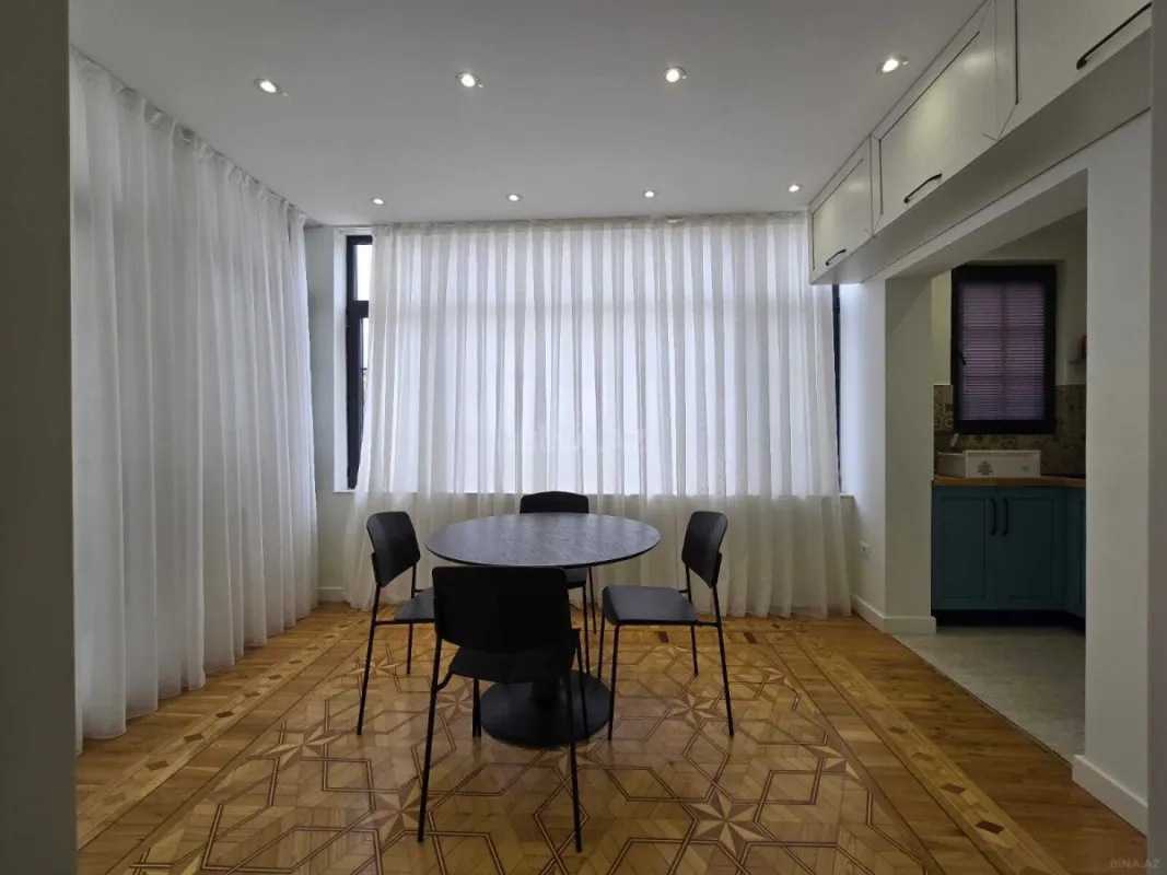 Kirayə verilir 4 otaqlı həyət evi 200 m²