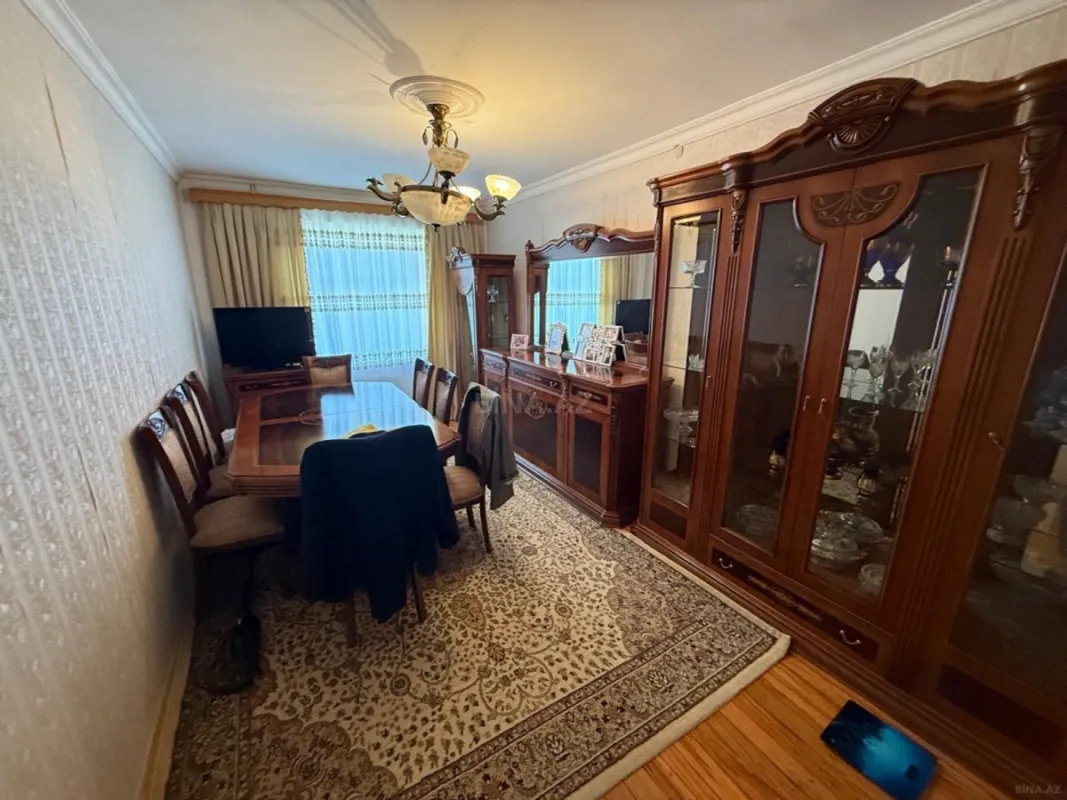 Satılır 5 otaqlı mənzil 120 m²