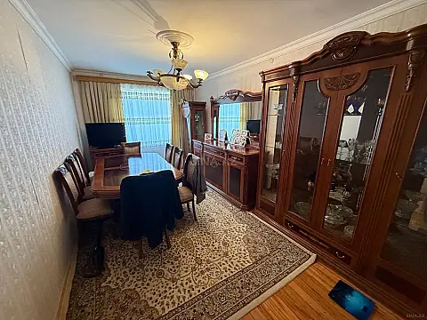 Satılır 5 otaqlı mənzil 120 m²