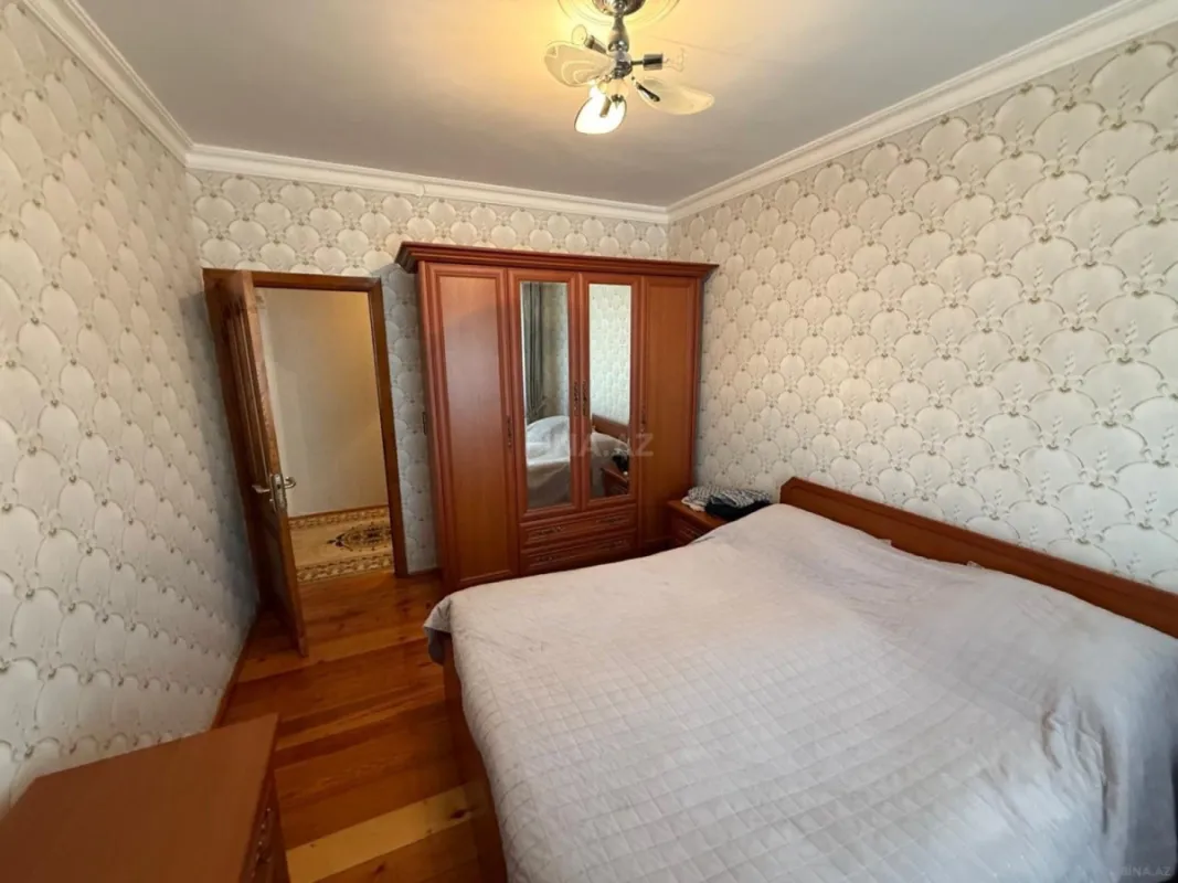 Satılır 5 otaqlı mənzil 120 m²