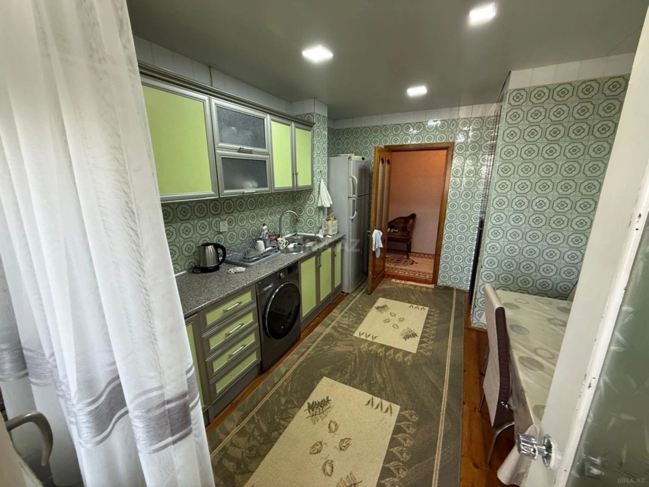 Satılır 5 otaqlı mənzil 120 m²