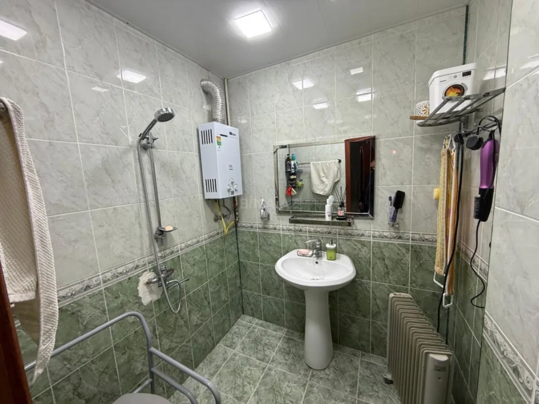 Satılır 5 otaqlı mənzil 120 m²