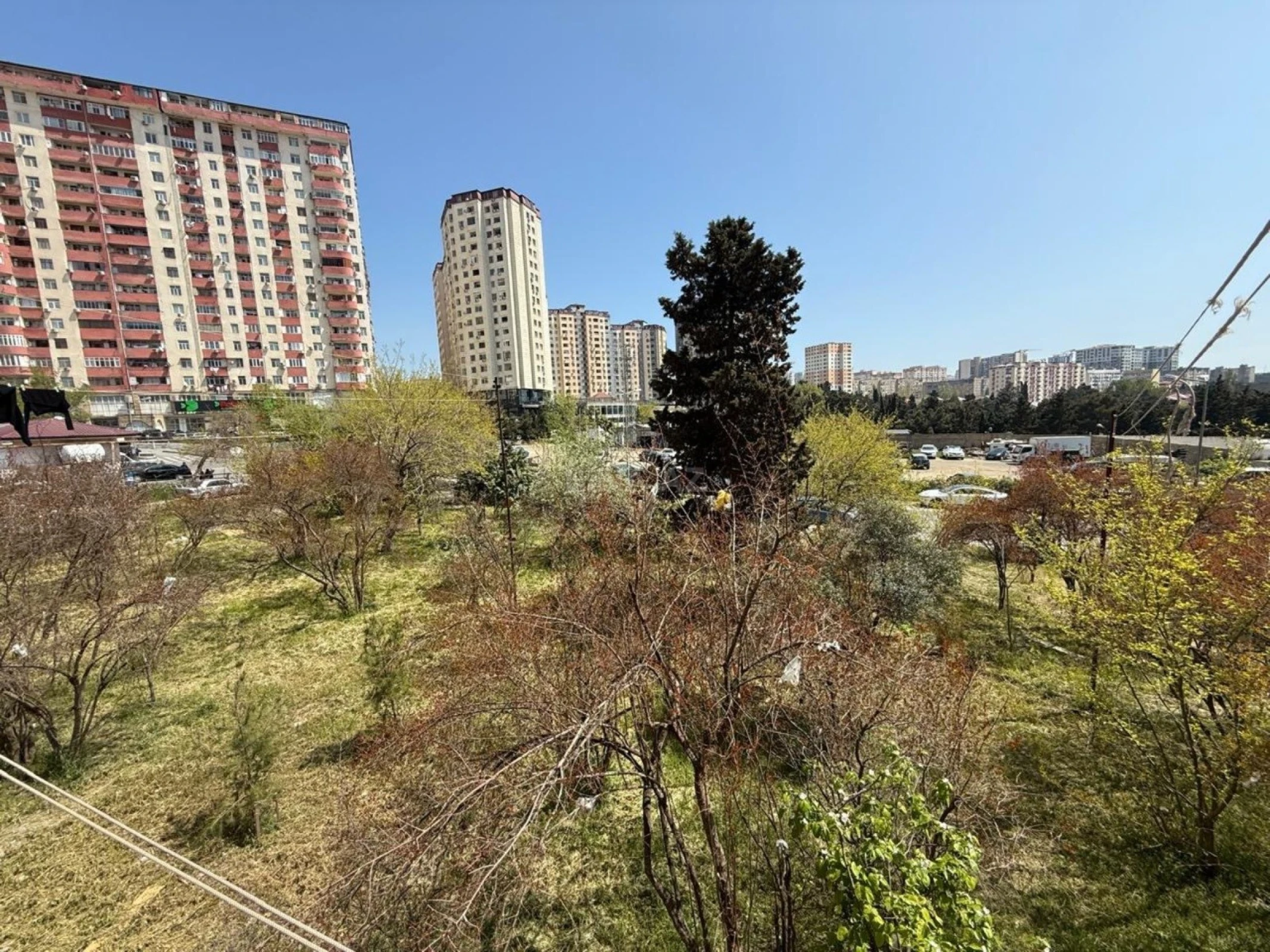 Satılır 5 otaqlı mənzil 120 m²