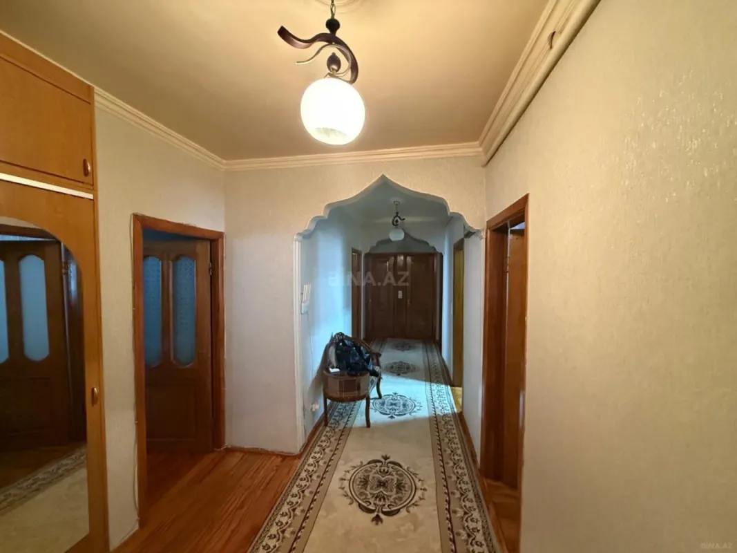 Satılır 5 otaqlı mənzil 120 m²