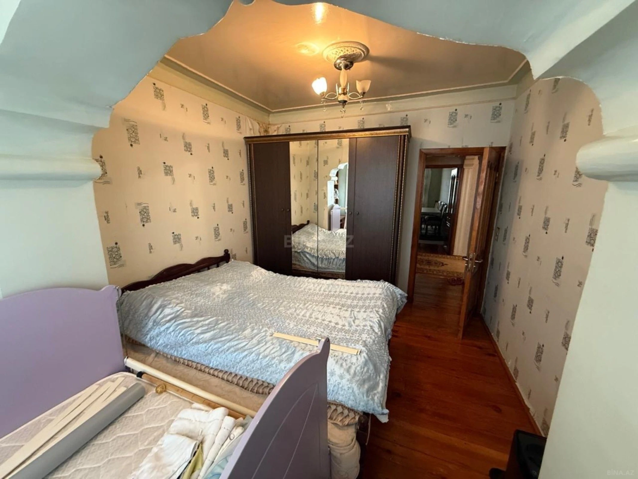 Satılır 5 otaqlı mənzil 120 m²
