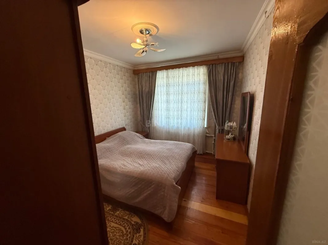 Satılır 5 otaqlı mənzil 120 m²