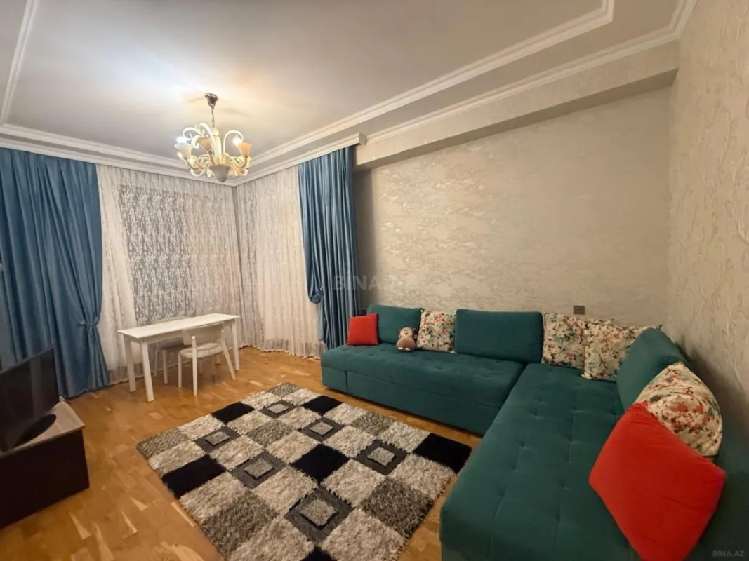 Kirayə verilir 2 otaqlı mənzil 70 m²