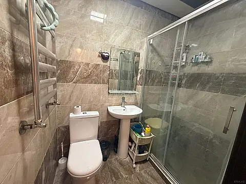 Kirayə verilir 2 otaqlı mənzil 70 m²