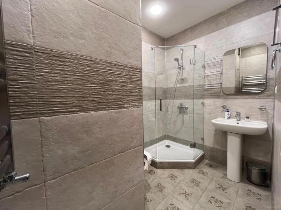 Satılır 2 otaqlı mənzil 58 m²