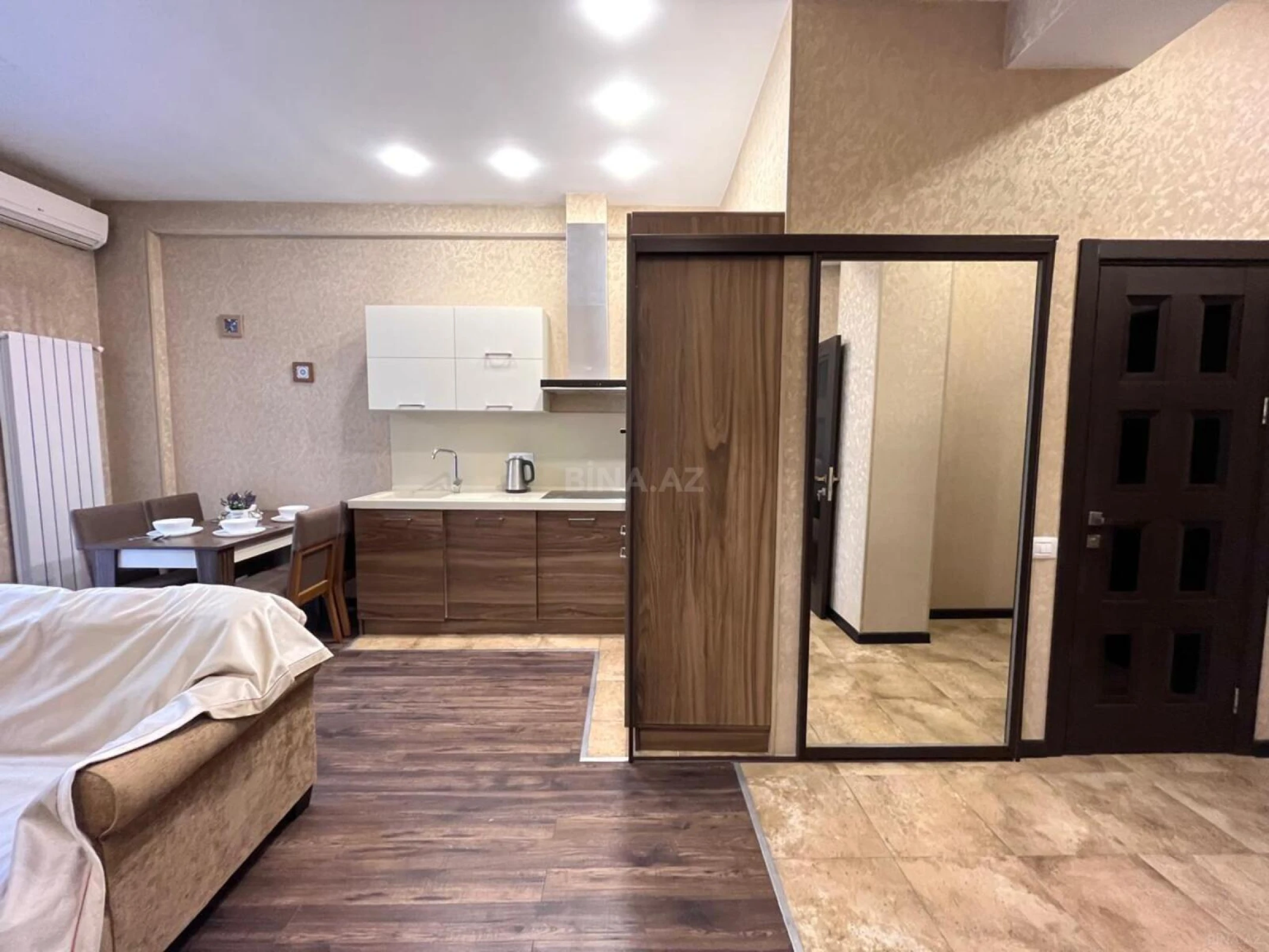 Satılır 2 otaqlı mənzil 58 m²
