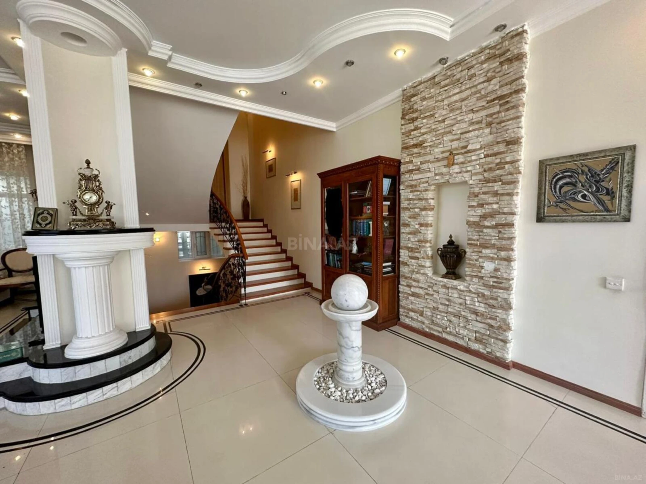 Kirayə verilir 6 otaqlı həyət evi 530 m²